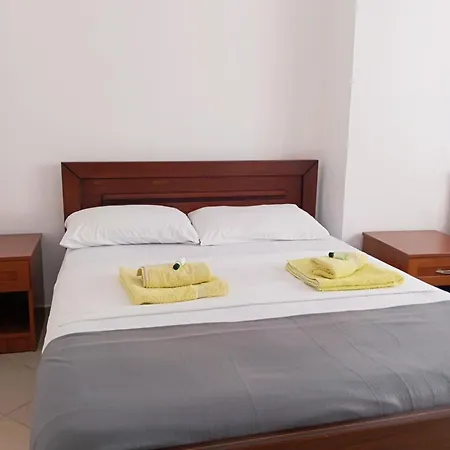 R&e Apartment Sarande